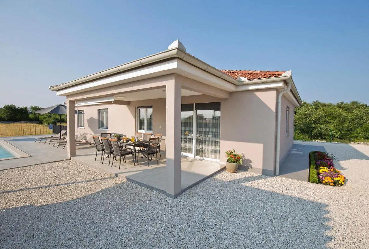 רוביני Villa Lemi 0*,